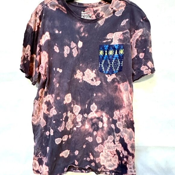 Nike Tee Aztec Size Large Tie Dye Blue Pocket Tee Shirt T-Shirt Acid Wash - Picture 1 of 5
